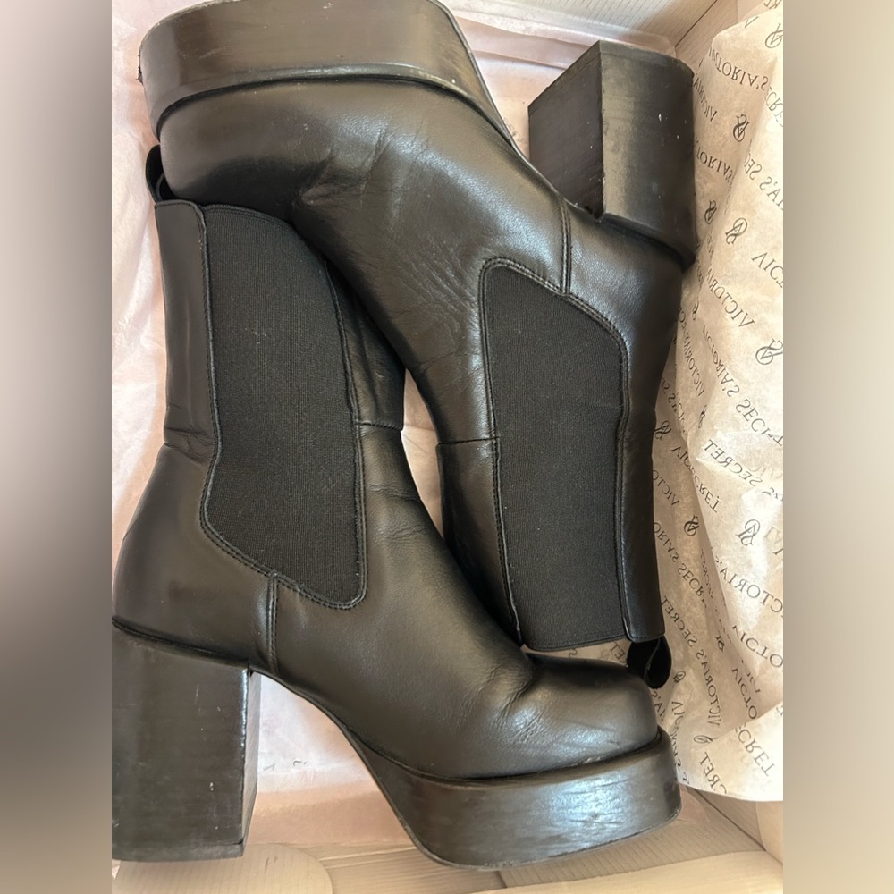 Platform boots